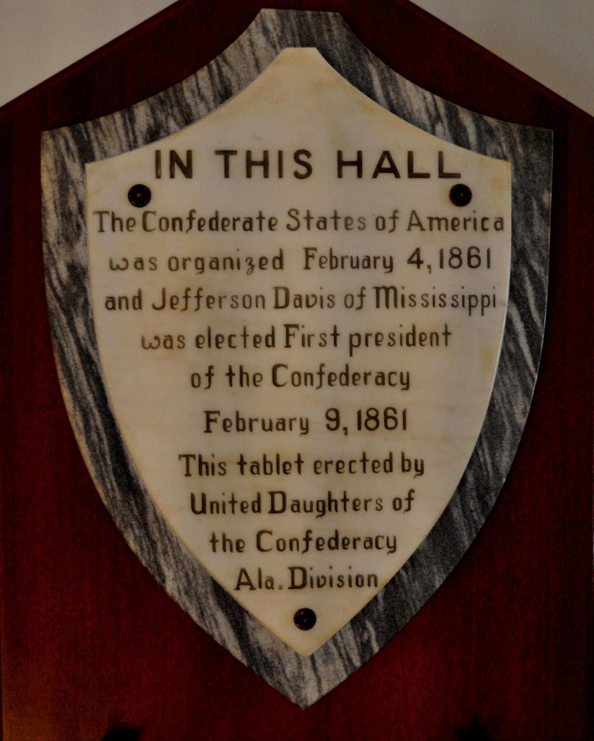 State-Capitol-Election-of-Jefferson-Davis-as-President-of-teh-CSA-Plaque-in-the-Senate-Chamber-Montgomery-AL-2013-12-09.jpg