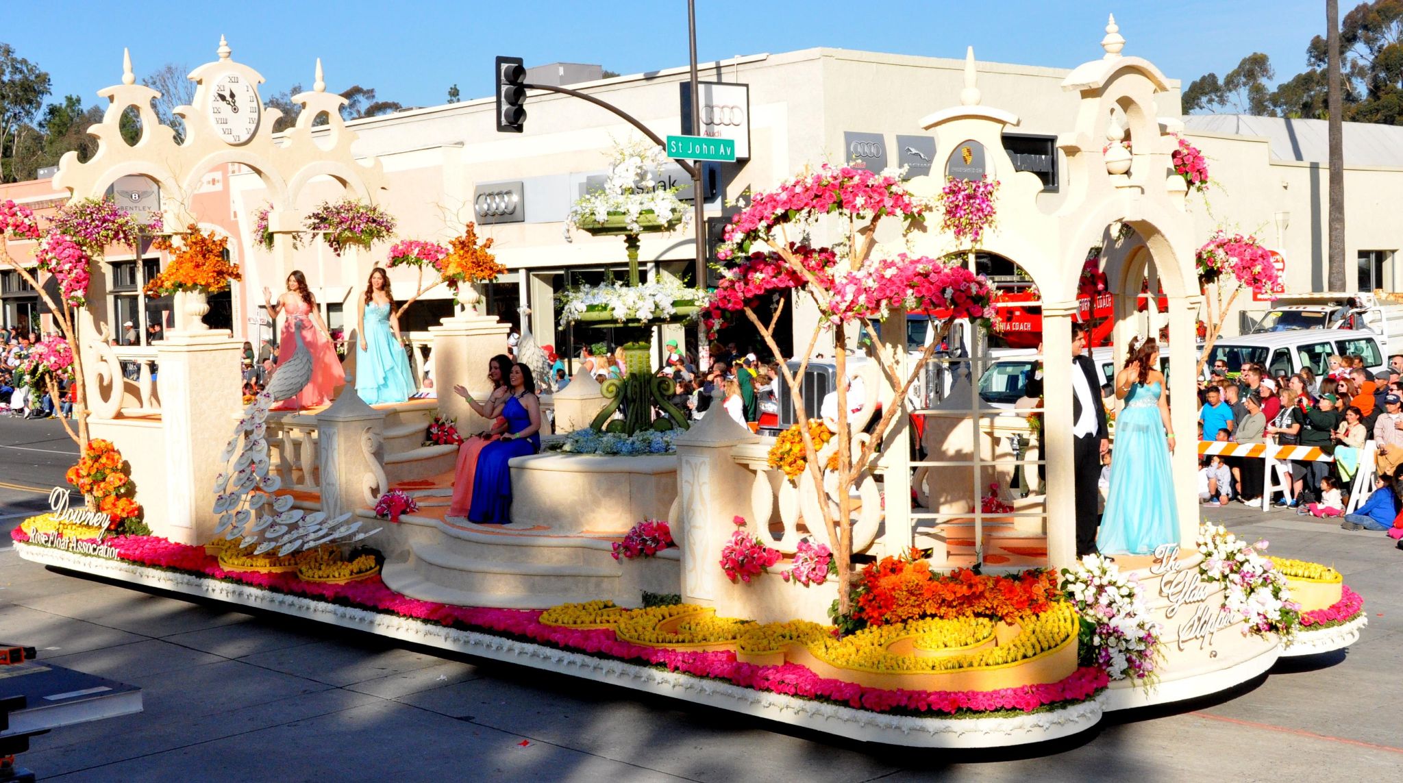 Downey Rose Float Association (a), Tournament of Roses Parade, Pasadena, CA - 2014-01-01