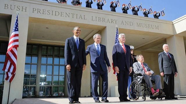 Obama, Bush 42, Clinton, Bush 41 and Carter (b)