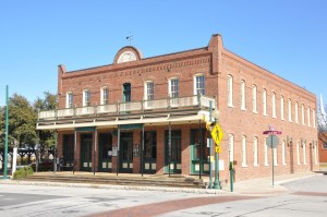 A 1991 replica of the originally Wallis Hotel built in 1891.  Designed to cater to traveling businessmen, it had a separate entrance for women and children to “shield them from the “rougher aspects of the 19th century”.  Unfortunately, the hotel was never economically viable and closed in 1926