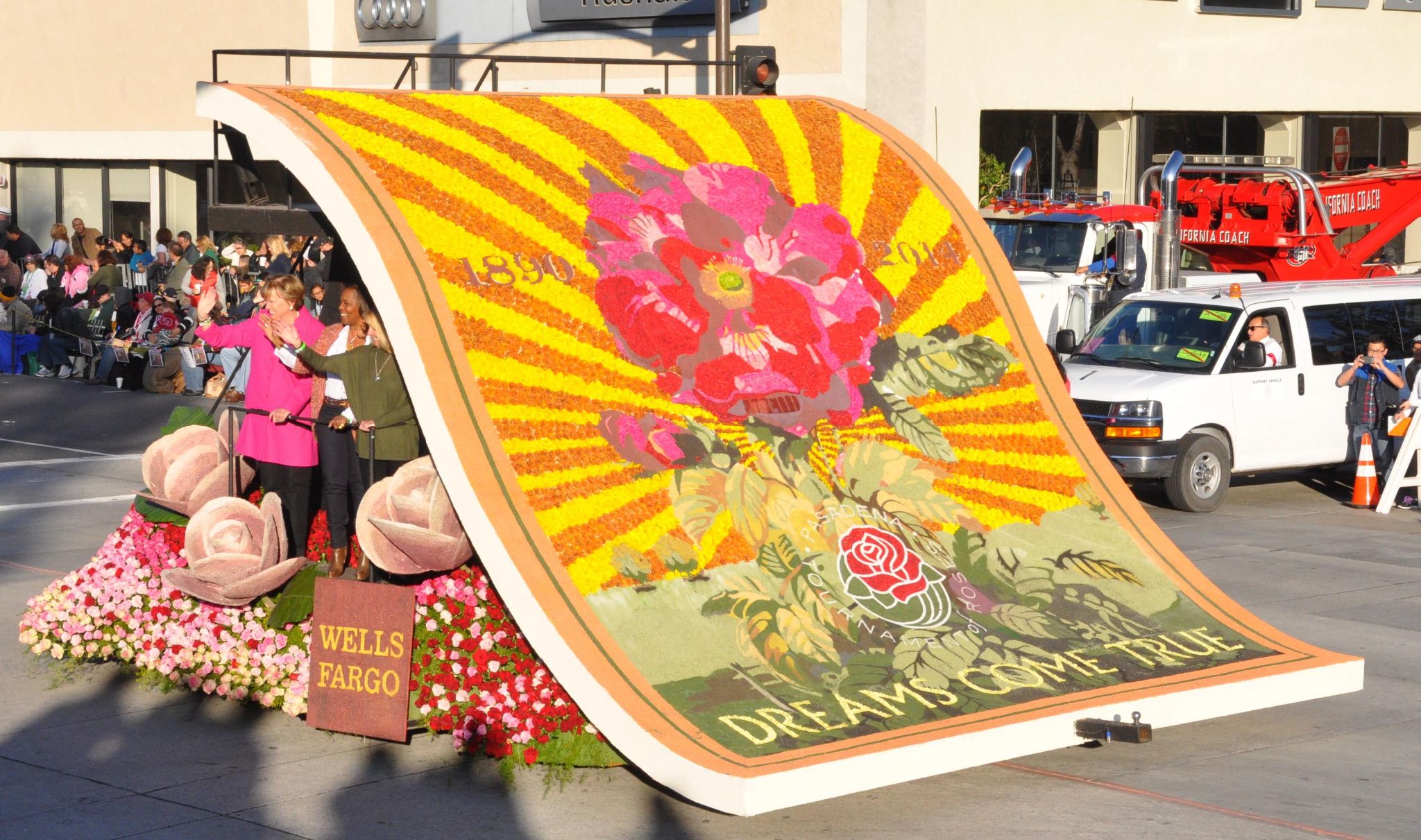 Wells Fargo Theme Banner (a), Tournament of Roses Parade, Pasadena, CA - 2014-01-01