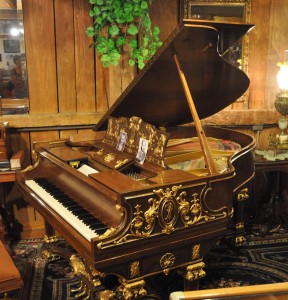 he Aeolean Duo-Art Weber – 1925 (This reproducing piano has a hand-carved walnut case covered in gold leaf. Its original cost in 1925 was $10,000.)