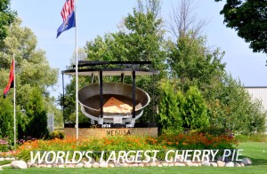World's Largest Cherry Pie, Charlevoix, MI - 2104-08-18
