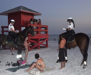 Mounted Police (b), Siesta Beach, FL - 2015-04-05