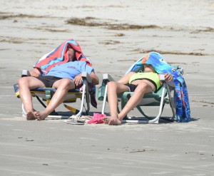 Sun Bathers, Marriott Beach & Golf Resort Beach, Hilton Head, SC - 2016-05-11