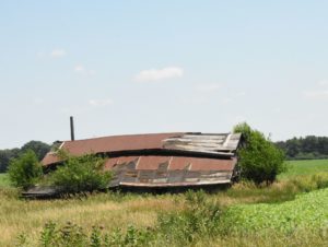 Collapsed Barn Along I-80 - Northeastern, IL - 2016-06-25
