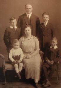 Salisbury (Charles & Edith Weeks - Sons Charles, Hud, Laff and William - circca 1921), Des Moines, IA - 2016-06-30