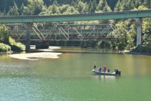 Anglers Fishing at the outlet of Eagle Creek - Columbia River - 2106-07-24