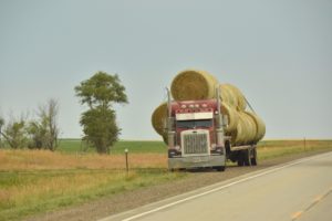Loaded Hay Truck, US-83, North of Pierre, Sd - 2106-07-06