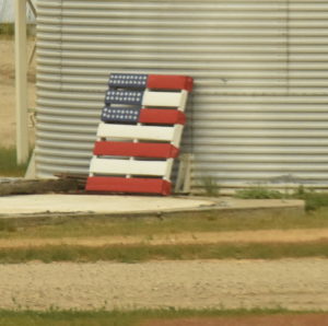 Red, White and Blue Painted Pallet, US-83, North Dakota - 2106-07-06