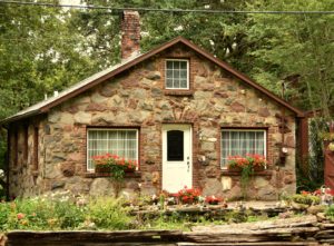 Stone House, Historic with Red Geraniums, US Route 30 - 2016-07-23