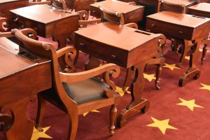state-capitol-old-senate-chamber-desks-and-chairs-raleigh-nc-2017-01-03